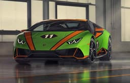 Суперкар старой школы с атмосферным мотором и полным приводом. В России продают Lamborghini Huracan Evo GT Celebration — таких всего 36 штук
